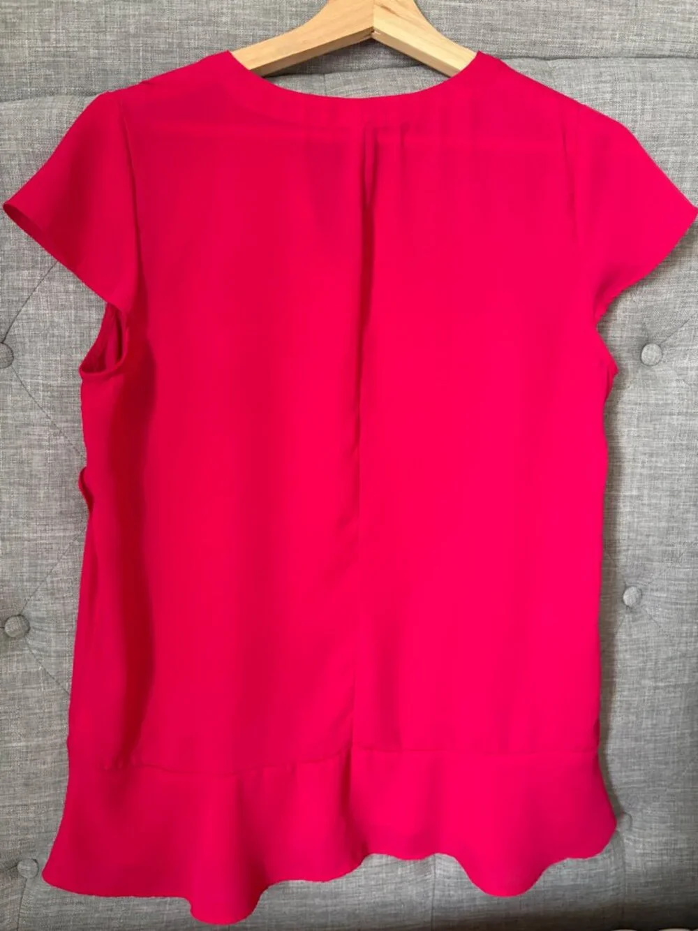 Banana Republic Pink Ruffle V-Neck Peplum Blouse Size Medium - Picture 5 of 11